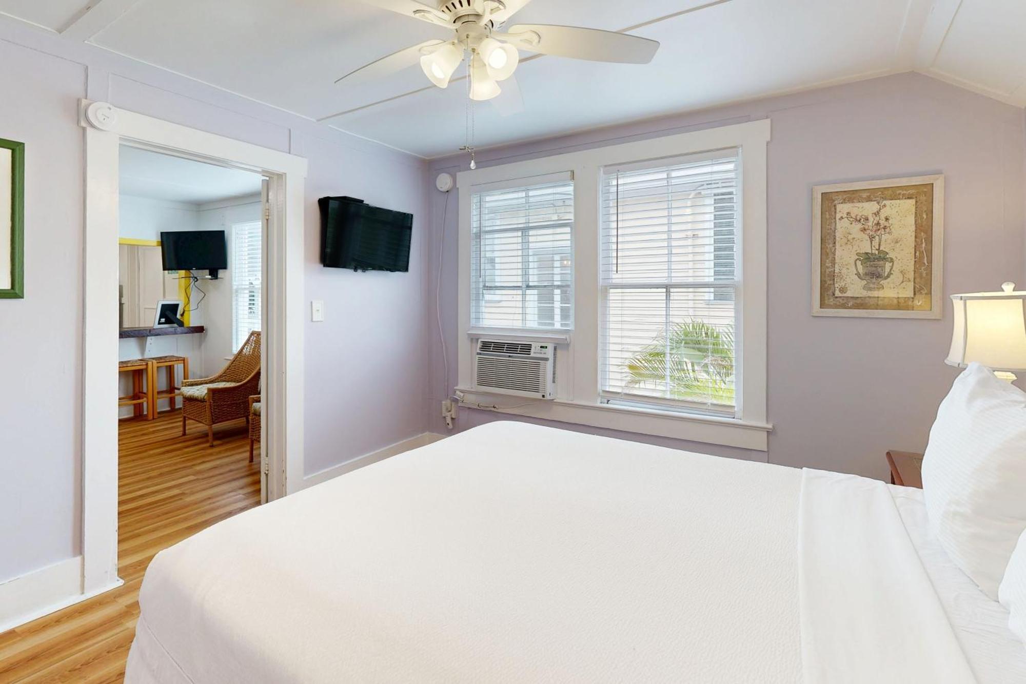 Four Flowers Guesthouse كي وست الغرفة الصورة