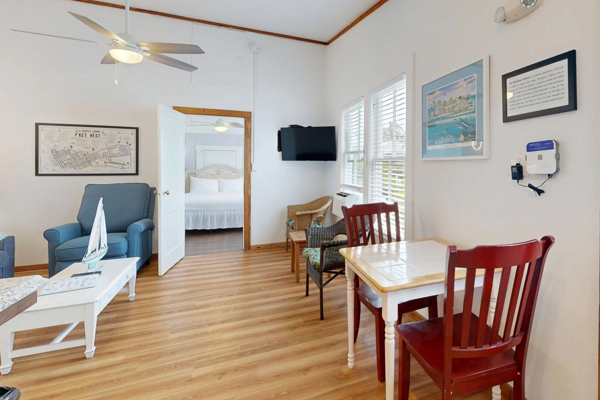 Four Flowers Guesthouse كي وست الغرفة الصورة